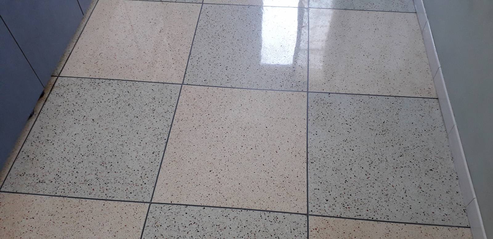 Rénovation de sols en pierre de travertin Marseille dans les Bouches-du-Rhône 13