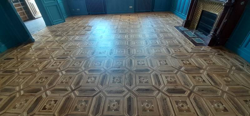 Rénovation de parquet très ancien à Cassis