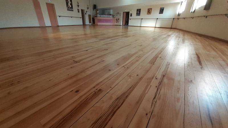Rénovation du parquet d'une salle de danse à la Penne sur Huveaune
