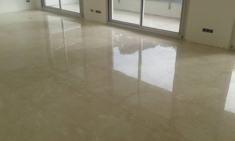 Rénovation de sol en marbre marfil marseille
