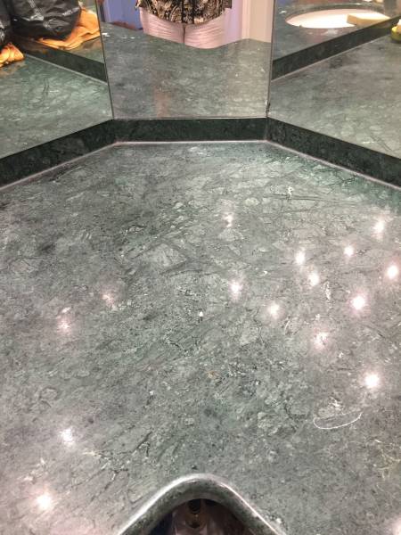 Rénovation d’un plan de vasque d’une salle de bain à Cassis